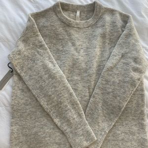 Beautiful aritzia babaton sweater (new with tags!)